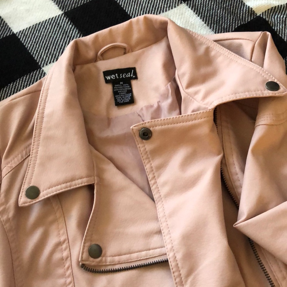 Leather jacket - Picture 2 of 2